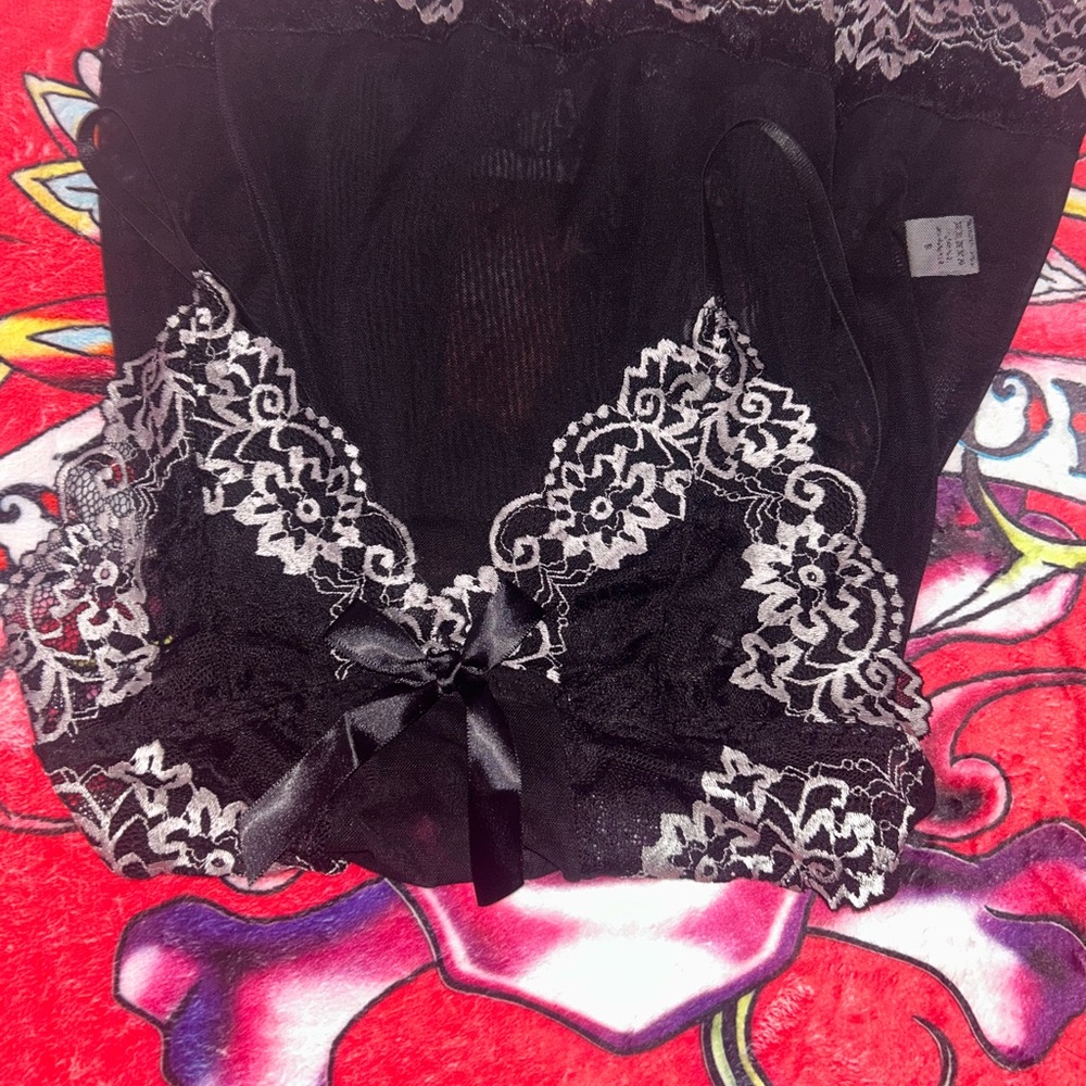 Chic Black Lace Chemise
